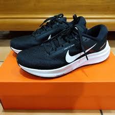 Nike sports shoes